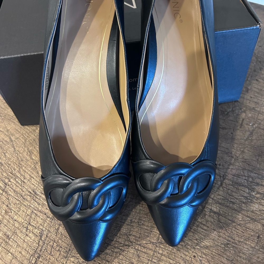 Black Vionic Arielle flat